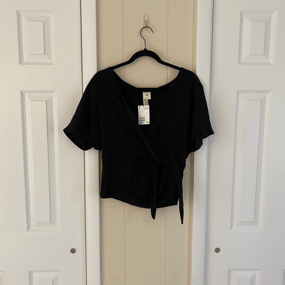 H&M Black Wrap Top in Black